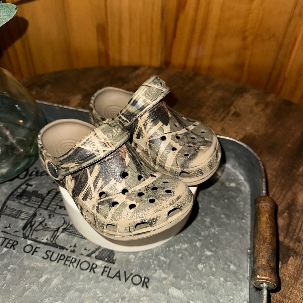 CROCS Kids Camouflage Sandals